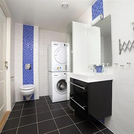 Spacious Waterfront With Free Parking - Upgraded 2024 Lejlighed